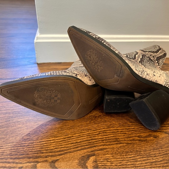 Vince Camuto Gigietta Booties - Picture 9 of 10